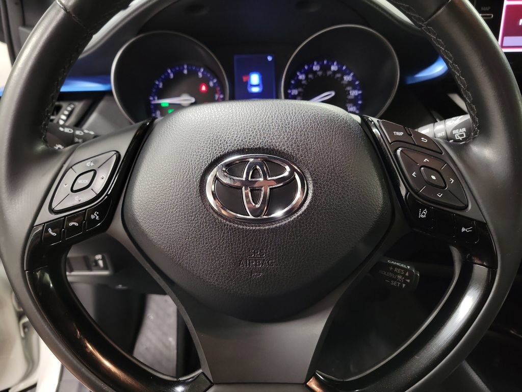Used 2019 Toyota C-HR XLE FWD image 23