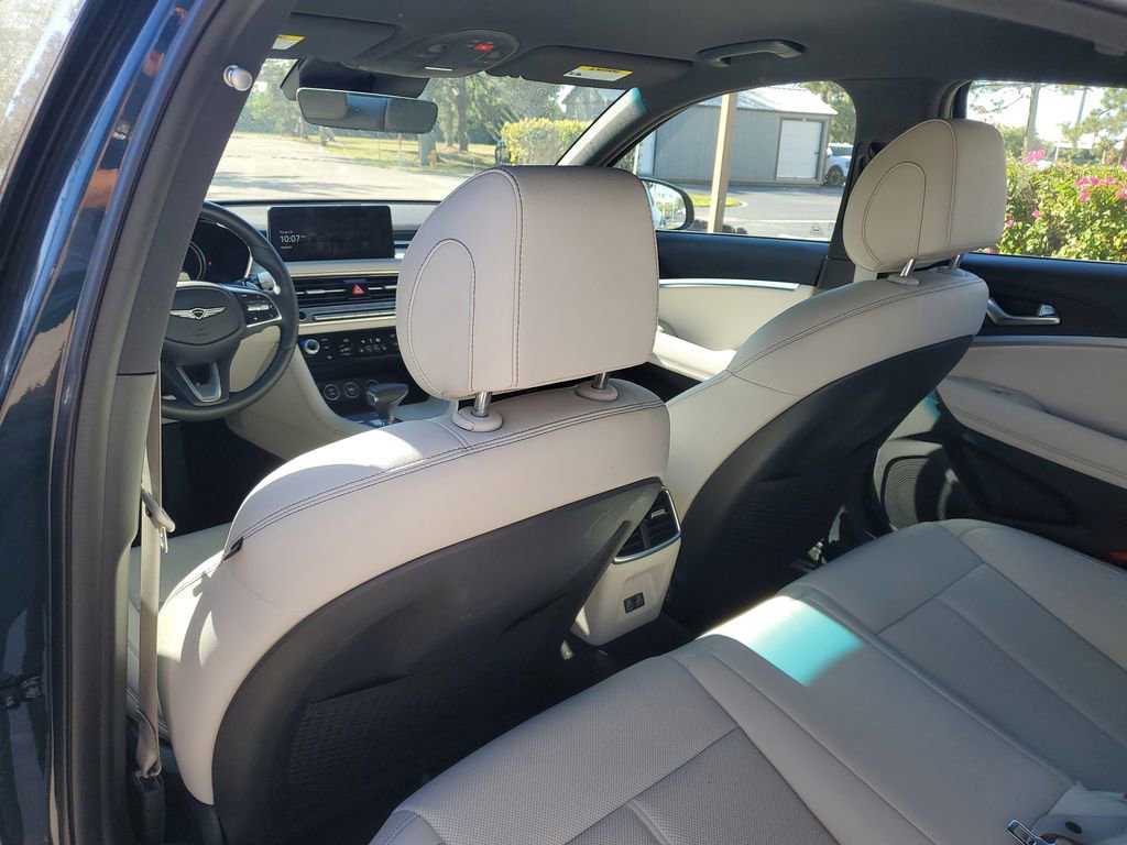 Certified 2025 Genesis G70 2.5T image 19