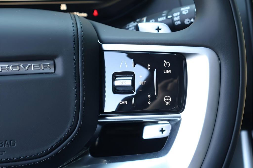 New 2026 Land Rover Range Rover Long Wheelbase SE image 21