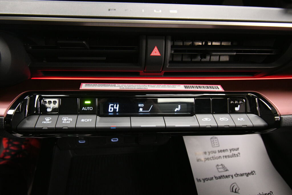 Used 2023 Toyota Prius Prime FWD image 16