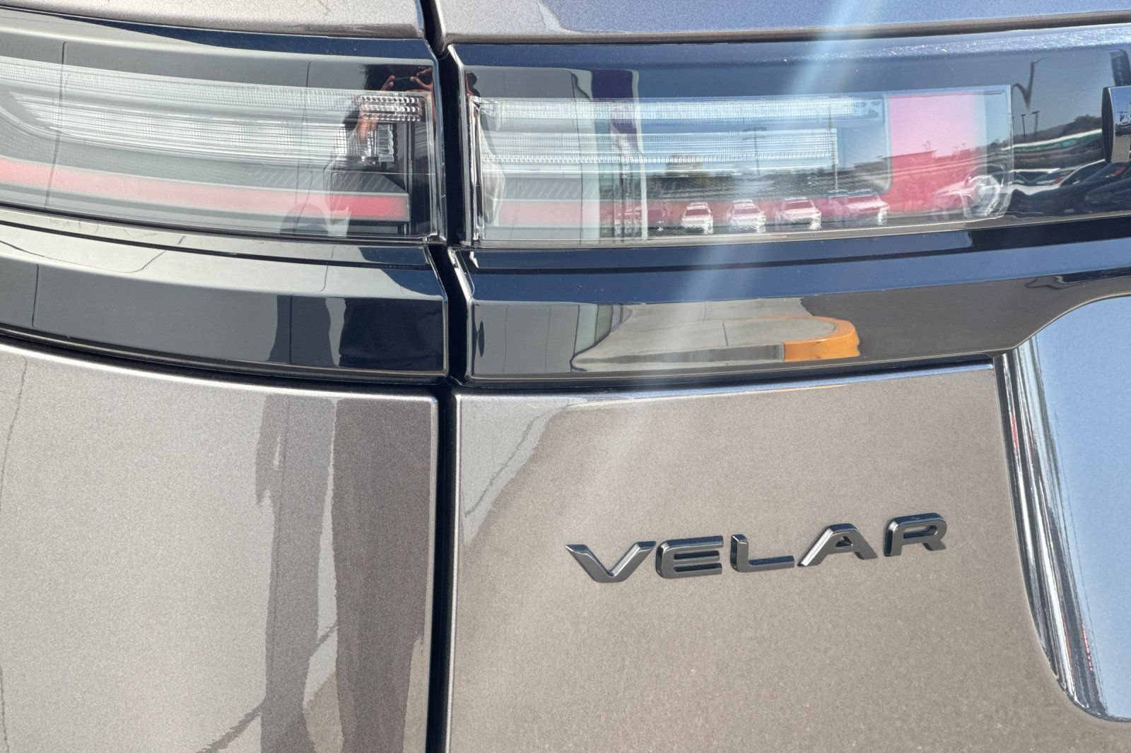 Certified 2026 Land Rover Range Rover Velar Dynamic SE AWD/4WD image 34