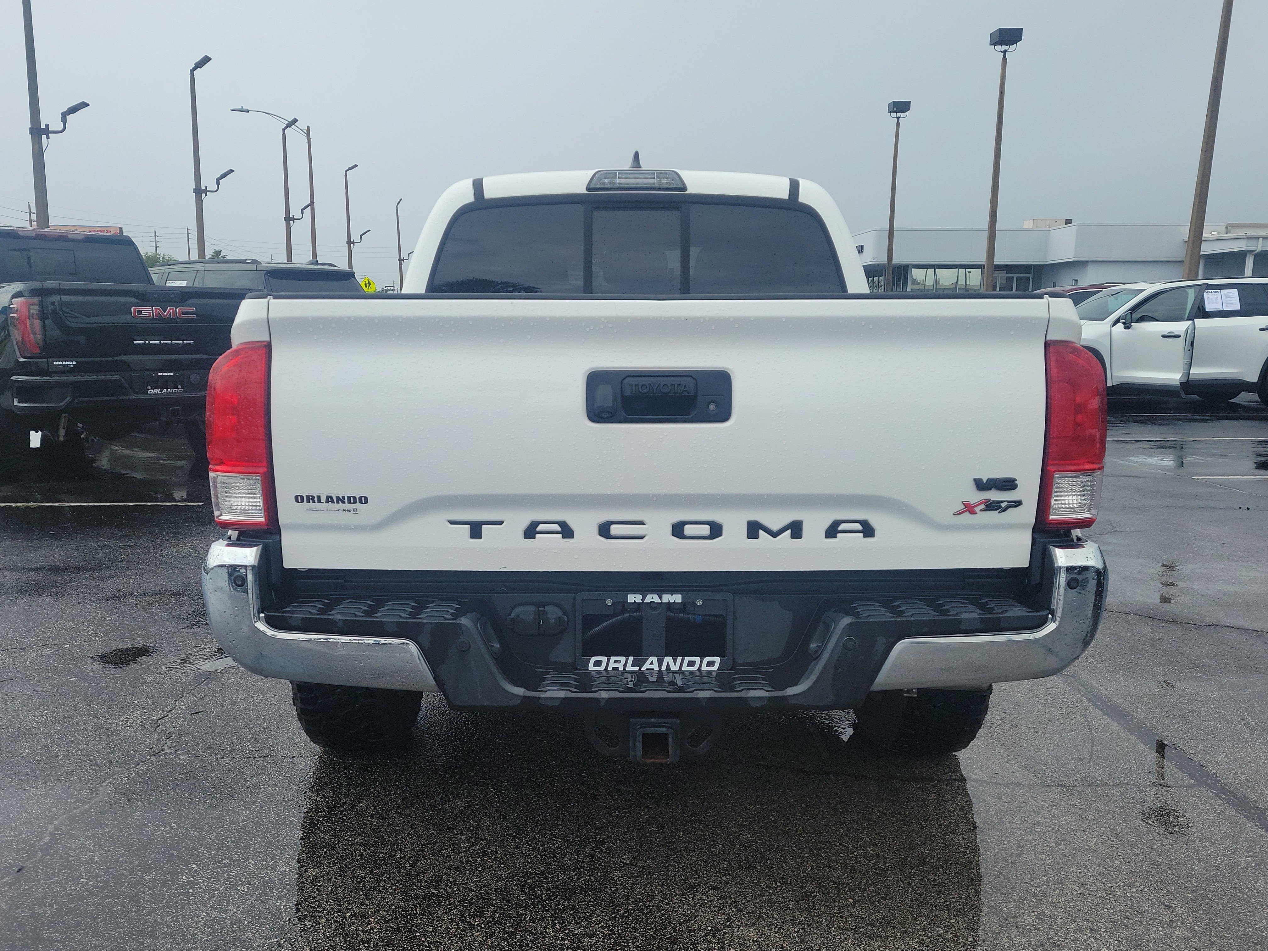 Used 2017 Toyota Tacoma SR5 w/ Tow Package image 6