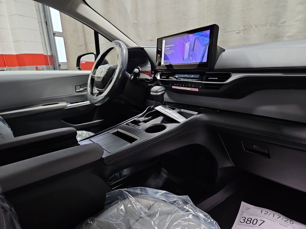 New 2026 Toyota Sienna XLE image 27