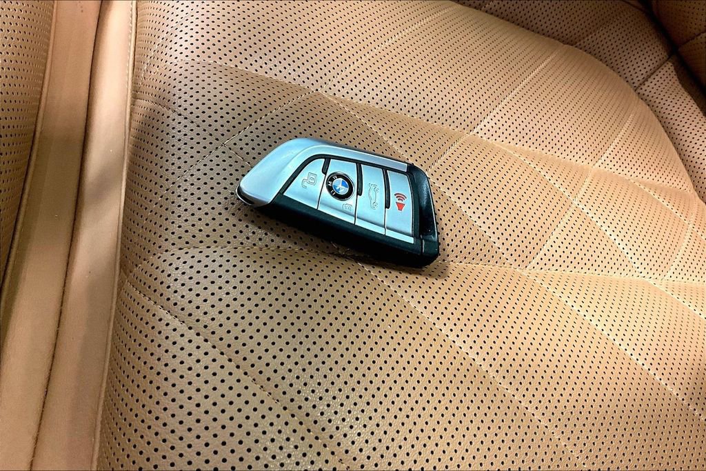 Used 2023 BMW X5 xDrive40i w/ Parking Assistance Package image 10