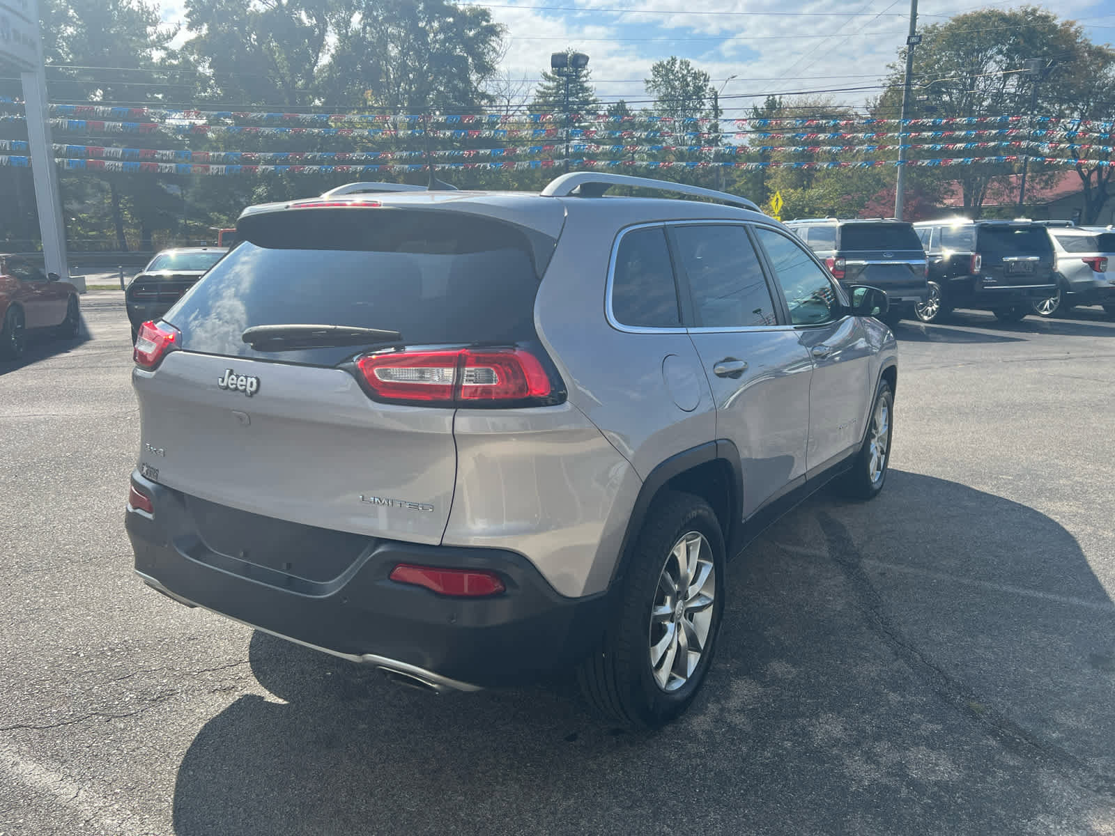 Used 2018 Jeep Cherokee Limited image 7