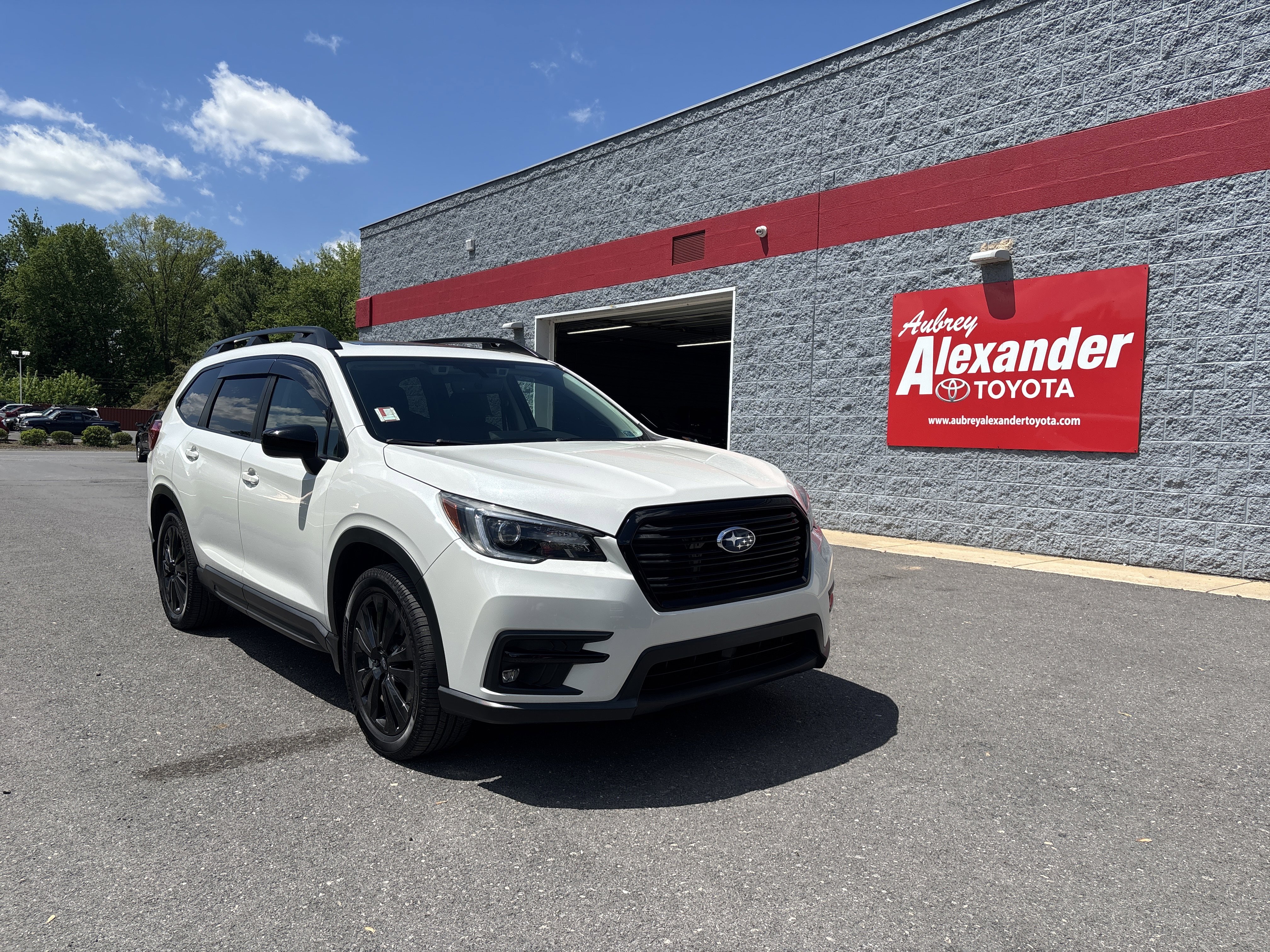 Used 2022 Subaru Ascent Onyx Edition AWD/4WD image 1