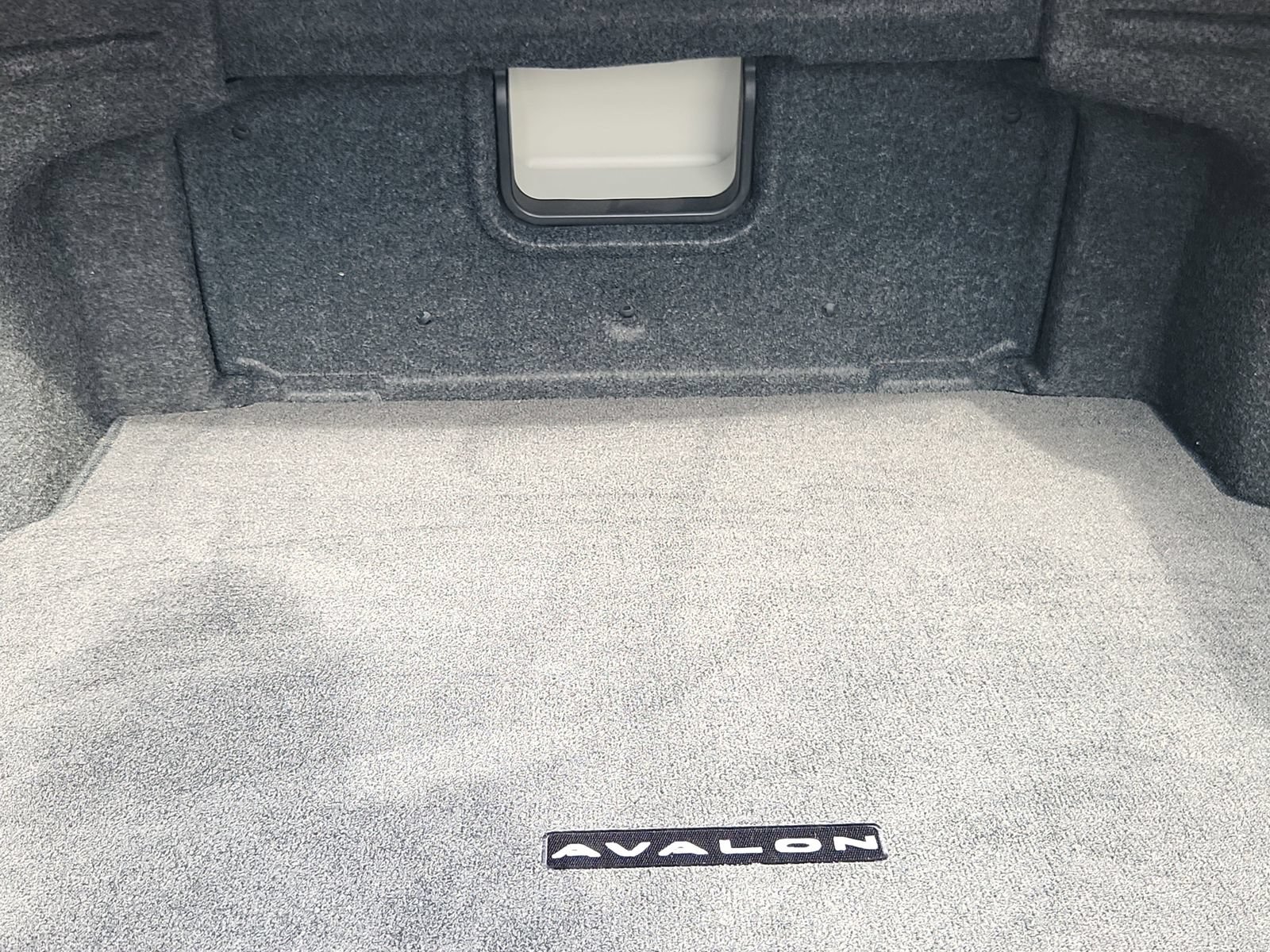 Used 2016 Toyota Avalon XLE FWD image 13