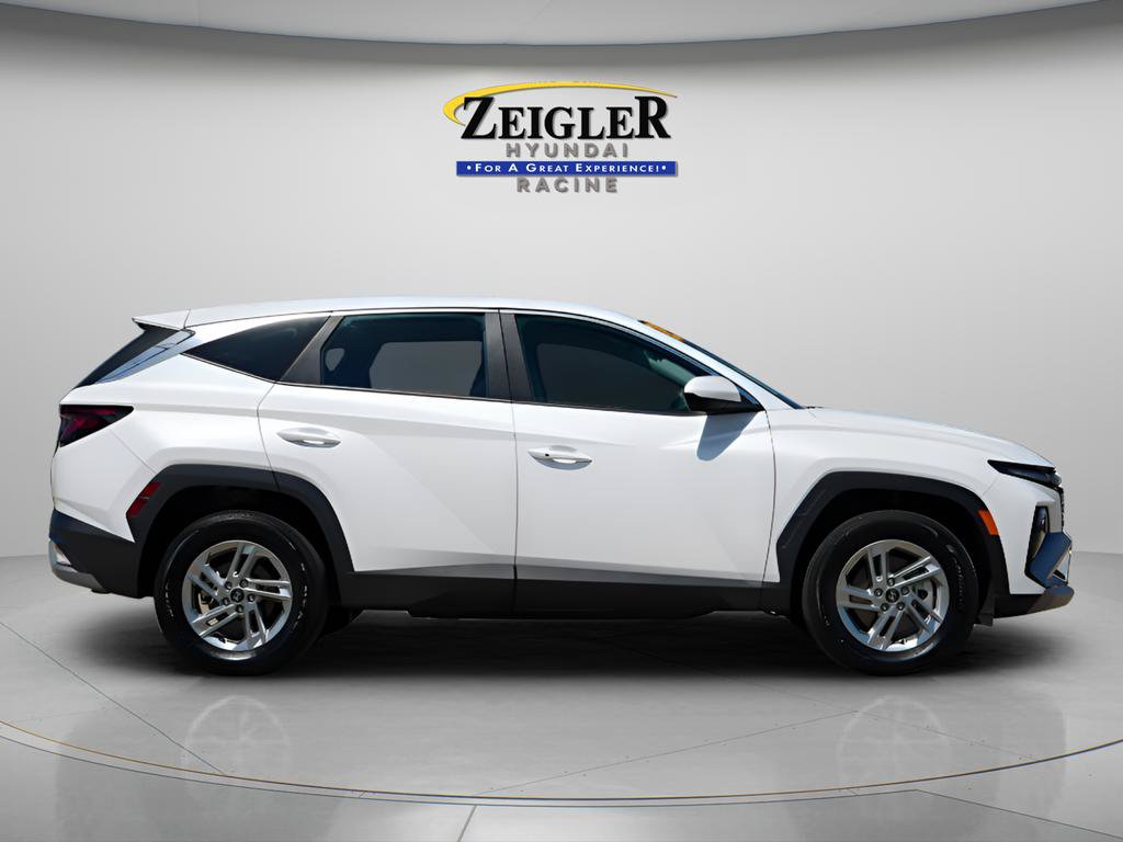 Used 2025 Hyundai Tucson SE AWD/4WD image 8