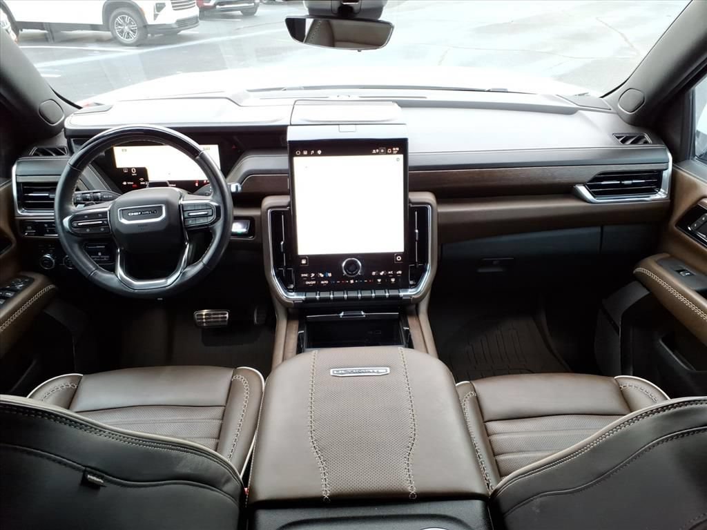 Used 2025 GMC Yukon Denali Ultimate w/ LPO, Floor Liner Package AWD/4WD image 31