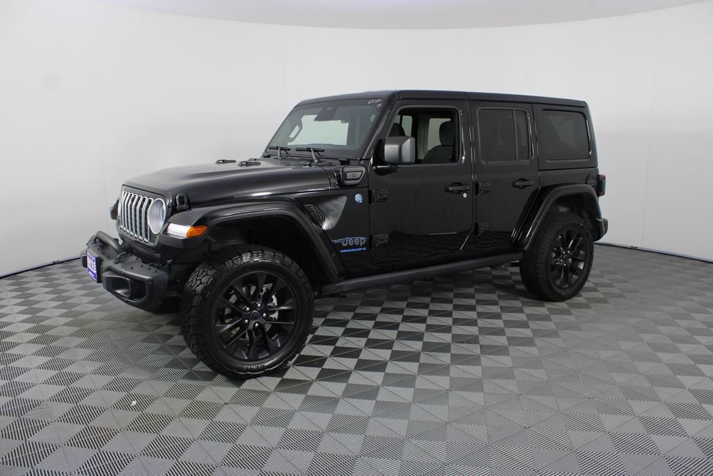 Used 2025 Jeep Wrangler Unlimited Sahara AWD/4WD image 2