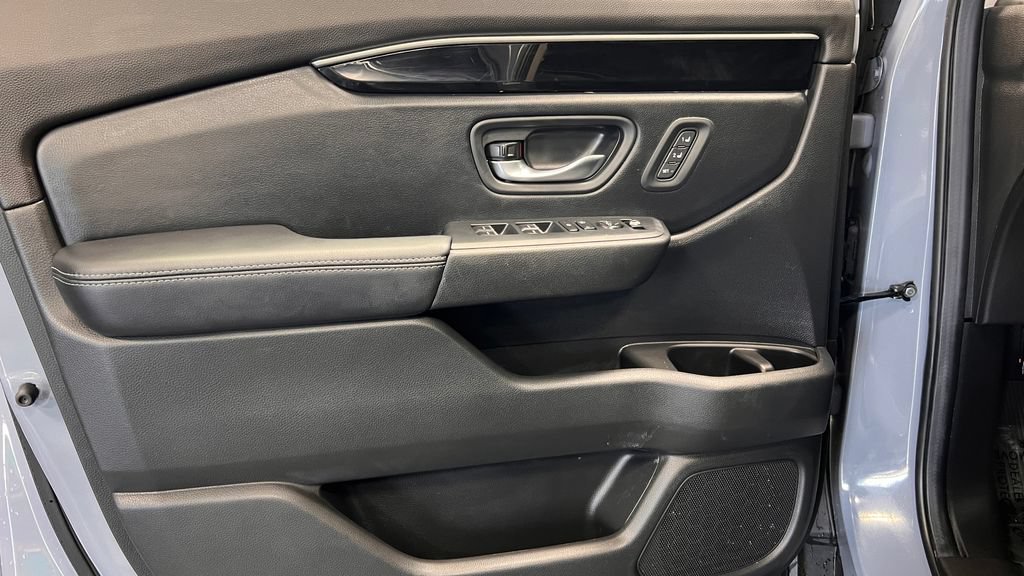 Used 2025 Honda Pilot Touring image 21