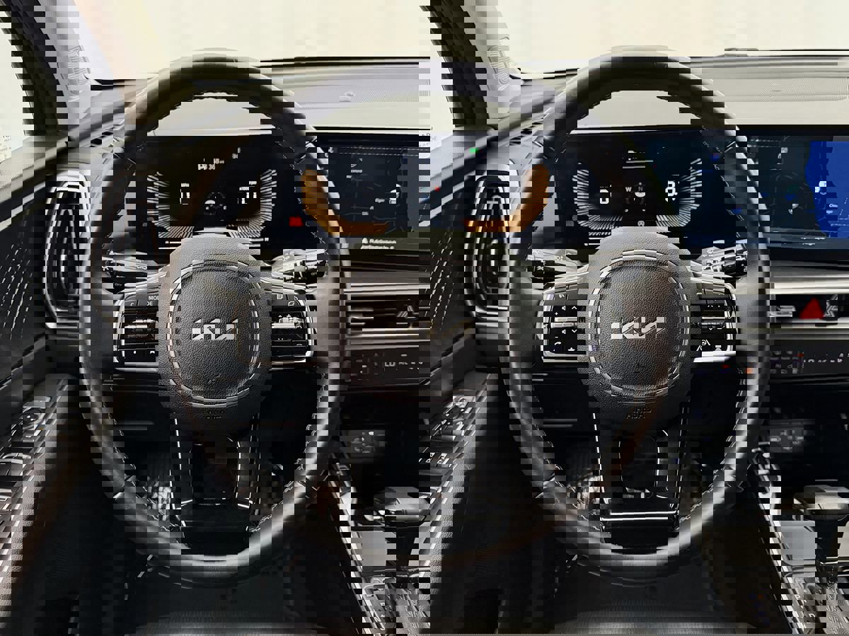 Used 2024 Kia Sorento S image 10