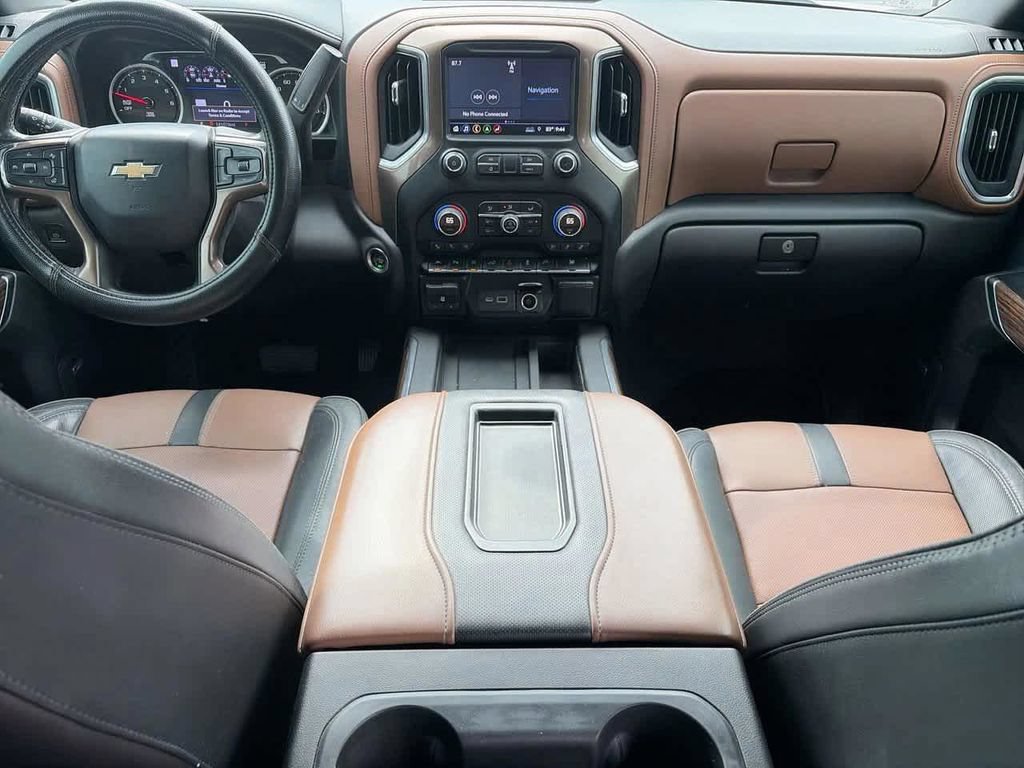 Used 2019 Chevrolet Silverado 1500 High Country w/ Technology Package AWD/4WD image 10