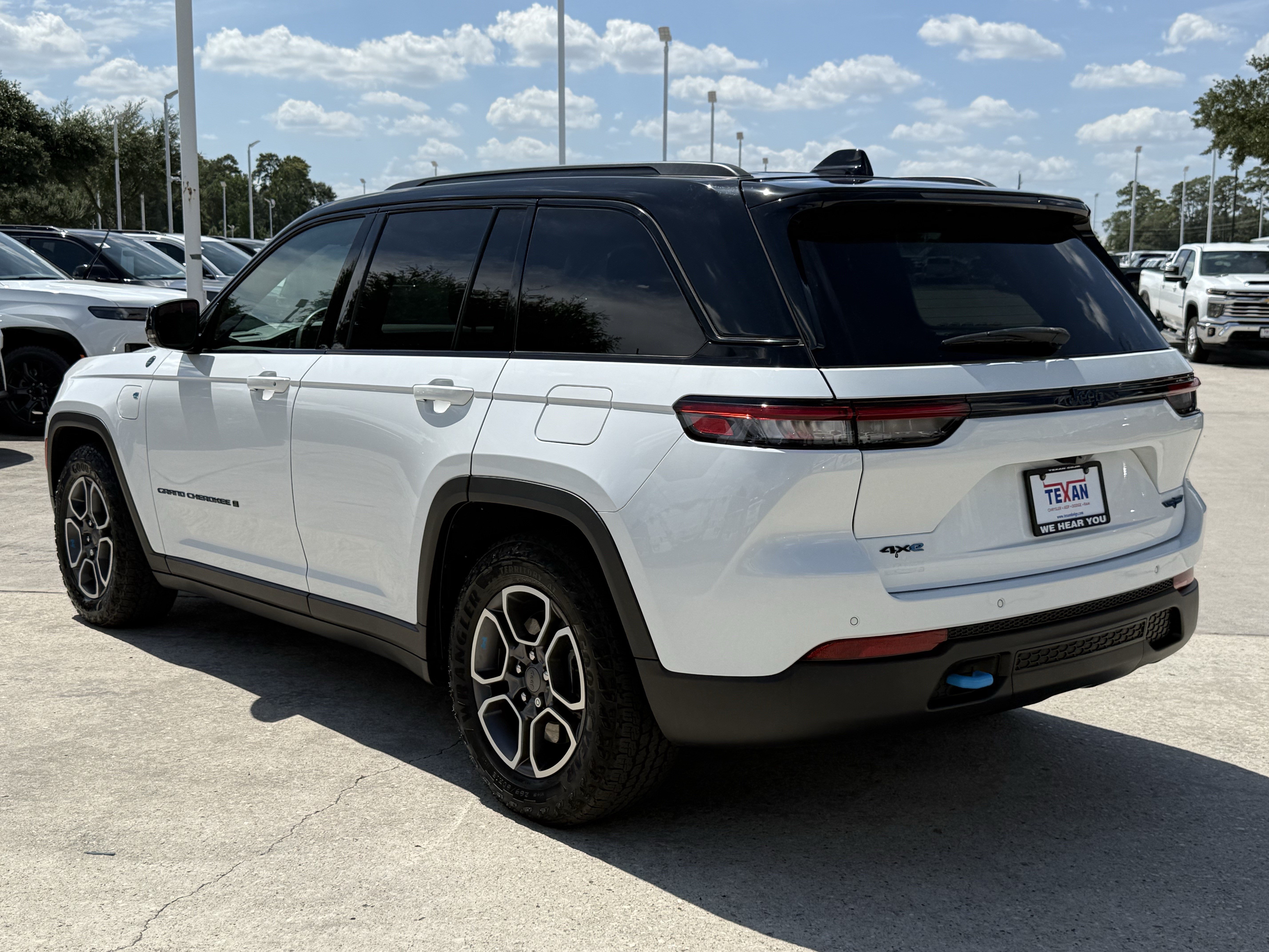 Used 2022 Jeep Grand Cherokee Trailhawk AWD/4WD image 7