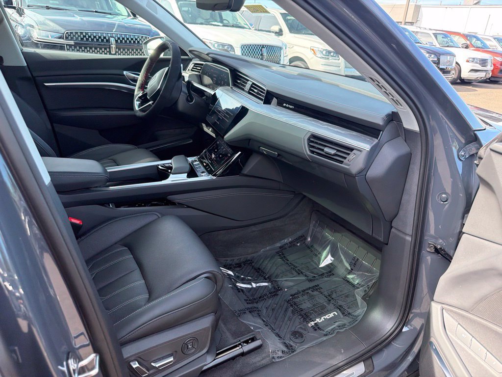Used 2024 Audi Q8 e-tron Prestige w/ Prestige Package AWD/4WD image 17