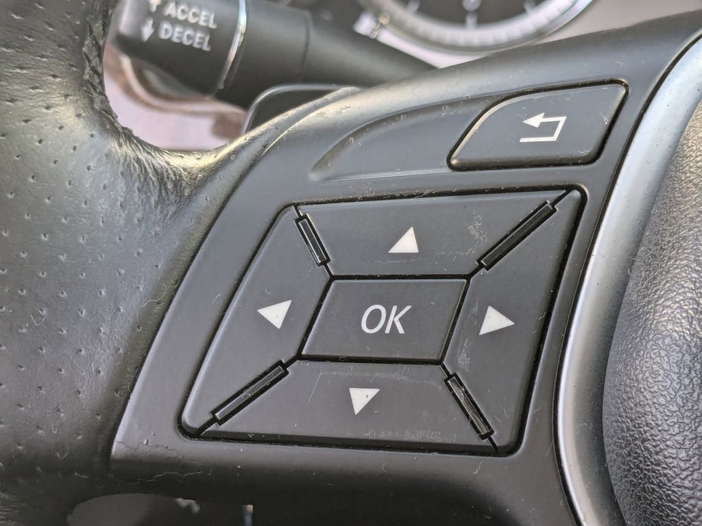 Used 2013 Mercedes-Benz E 400 Sport Sedan image 12