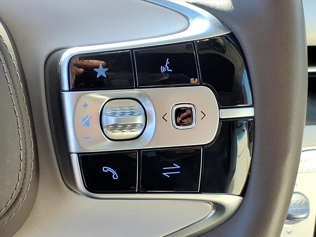 Used 2023 Genesis G90 3.5T image 11