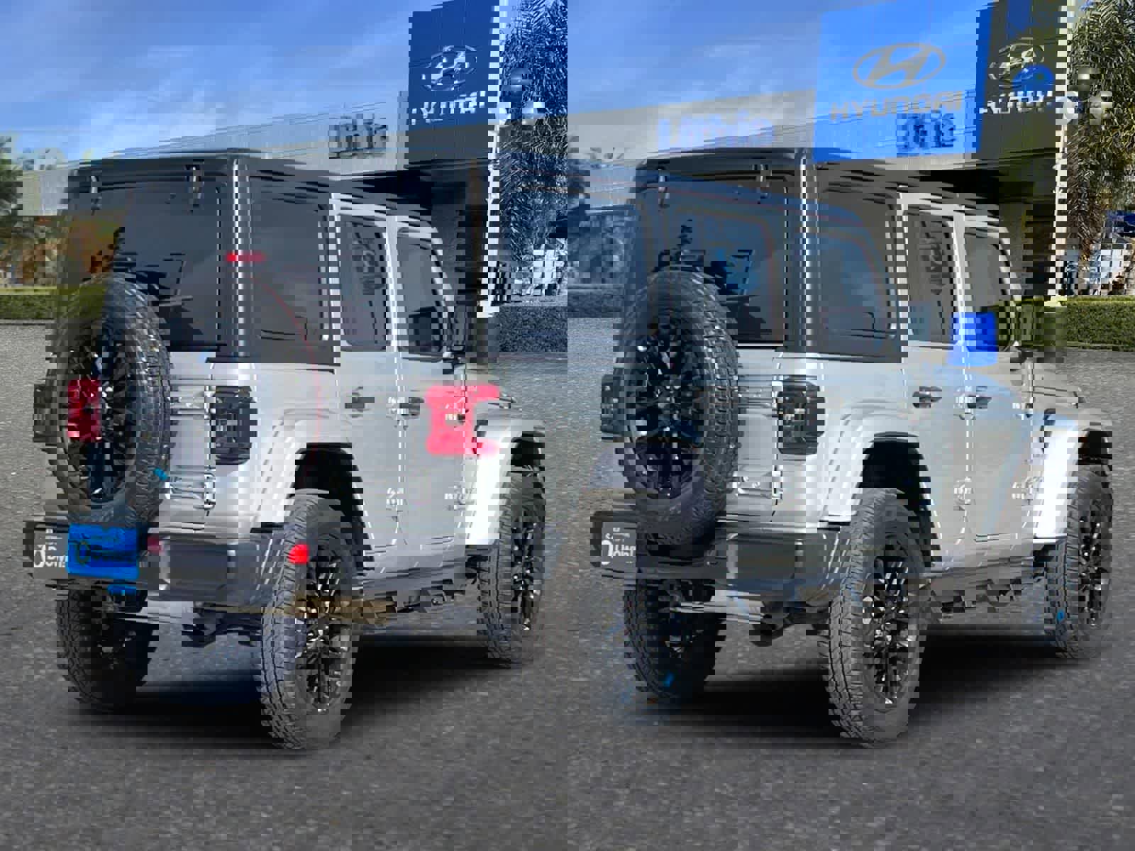 Used 2023 Jeep Wrangler Sahara video 3