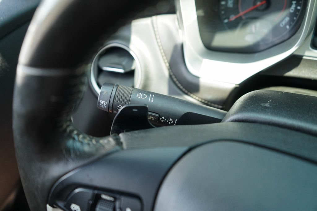Used 2015 Chevrolet Camaro LT RWD image 31
