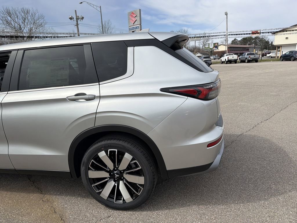 New 2026 Mitsubishi Outlander SE AWD/4WD image 7