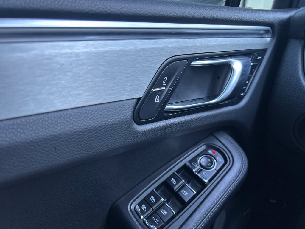 Used 2020 Porsche Macan Turbo AWD/4WD image 26