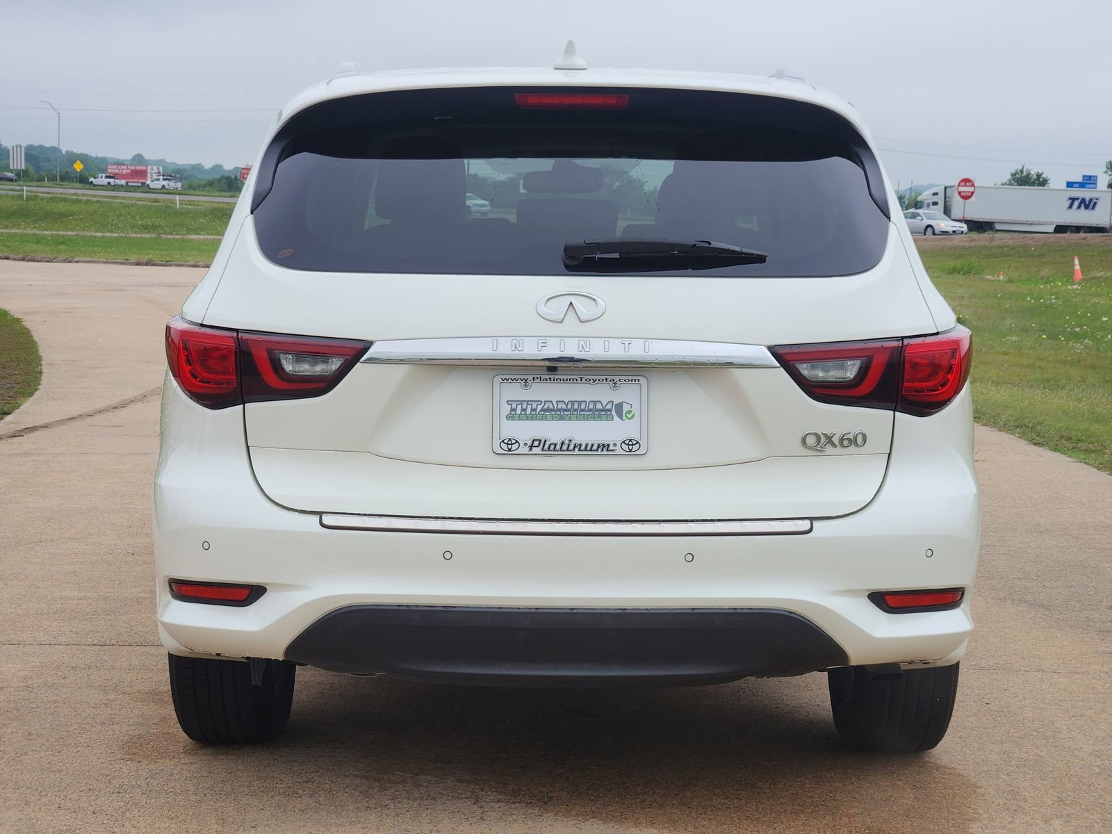 Used 2019 INFINITI QX60 Luxe w/ Essential Package FWD image 8