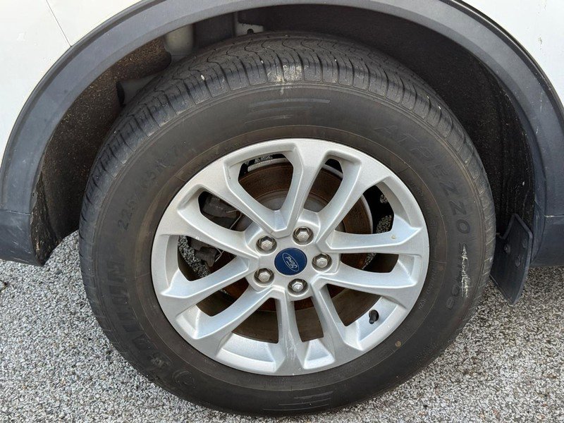 Used 2020 Ford Escape SE image 5