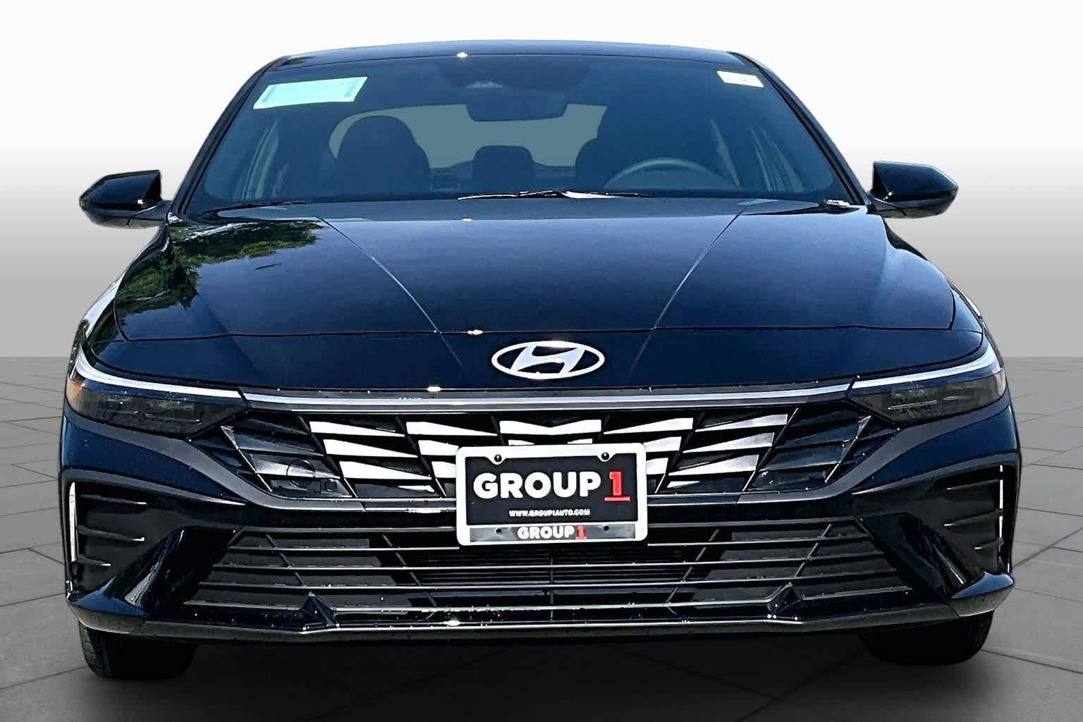 New 2026 Hyundai Elantra SEL Sport FWD image 3