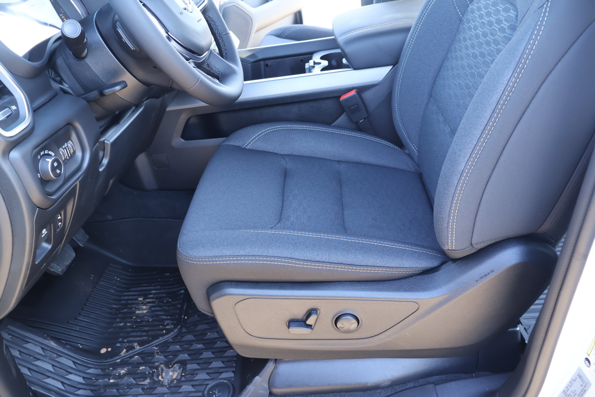 New 2026 RAM 1500 Big Horn AWD/4WD image 12