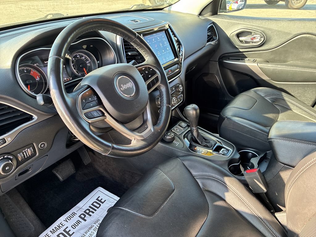 Used 2019 Jeep Cherokee Limited AWD/4WD image 16