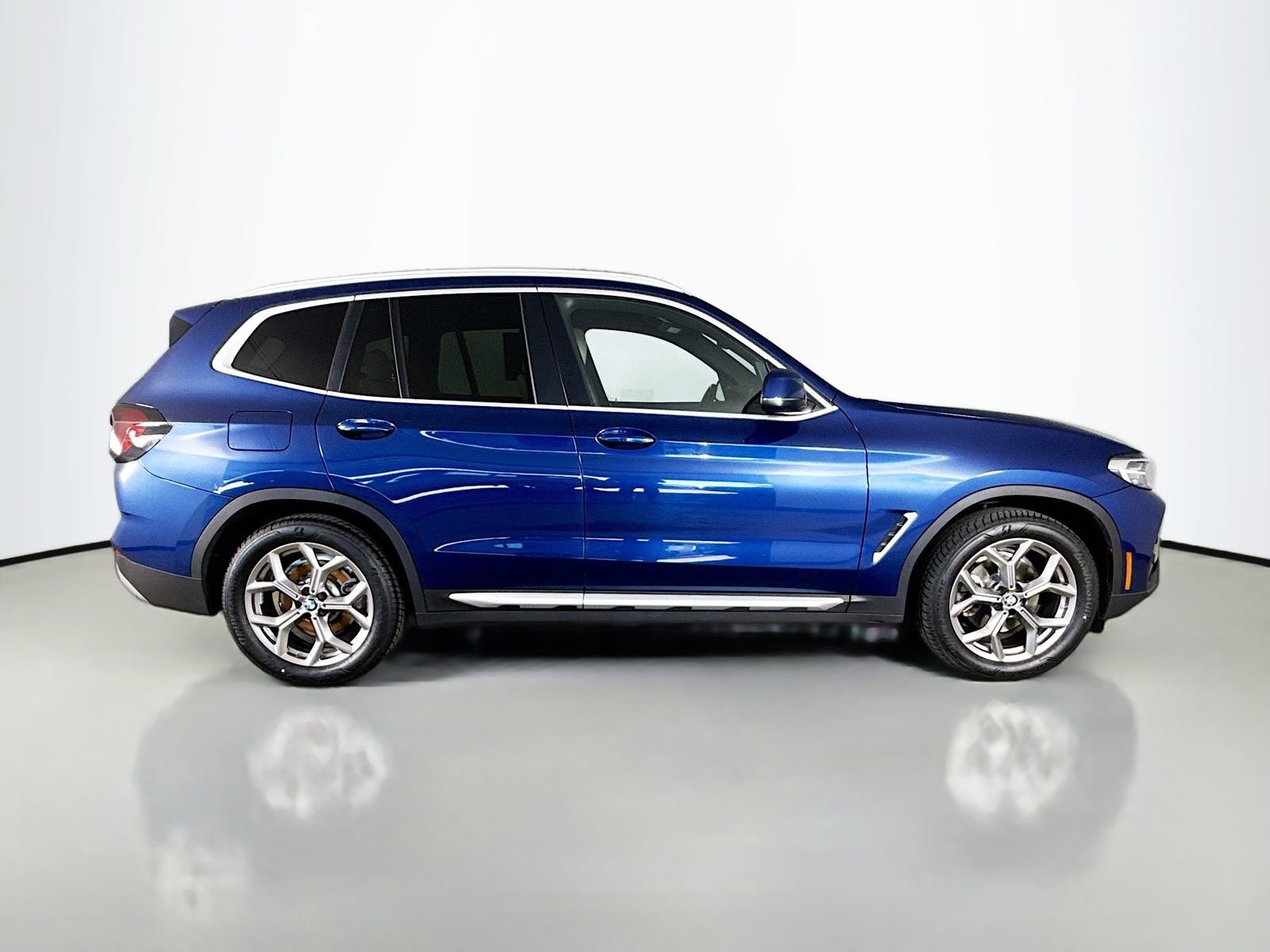 Used 2023 BMW X3 xDrive30i w/ Premium Package w/ZPA image 8