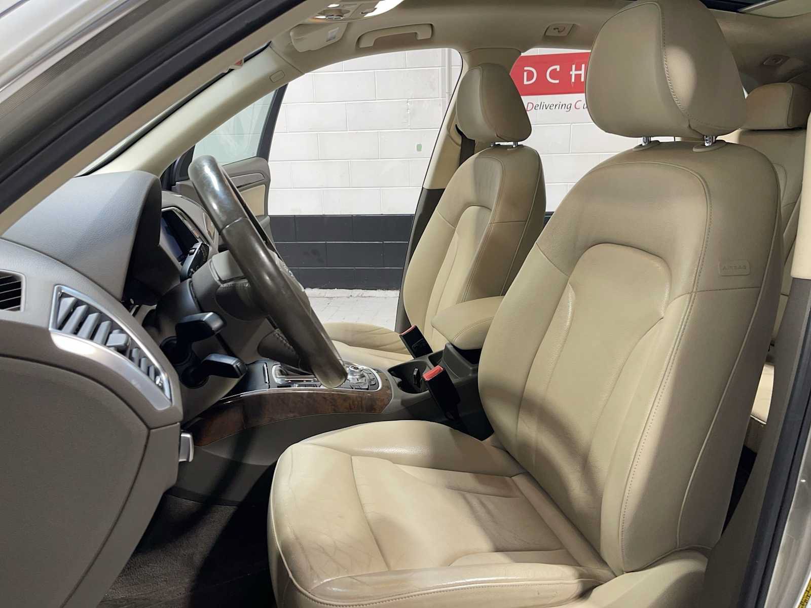 Used 2015 Audi Q5 2.0T Premium Plus w/ Technology Package AWD/4WD image 11