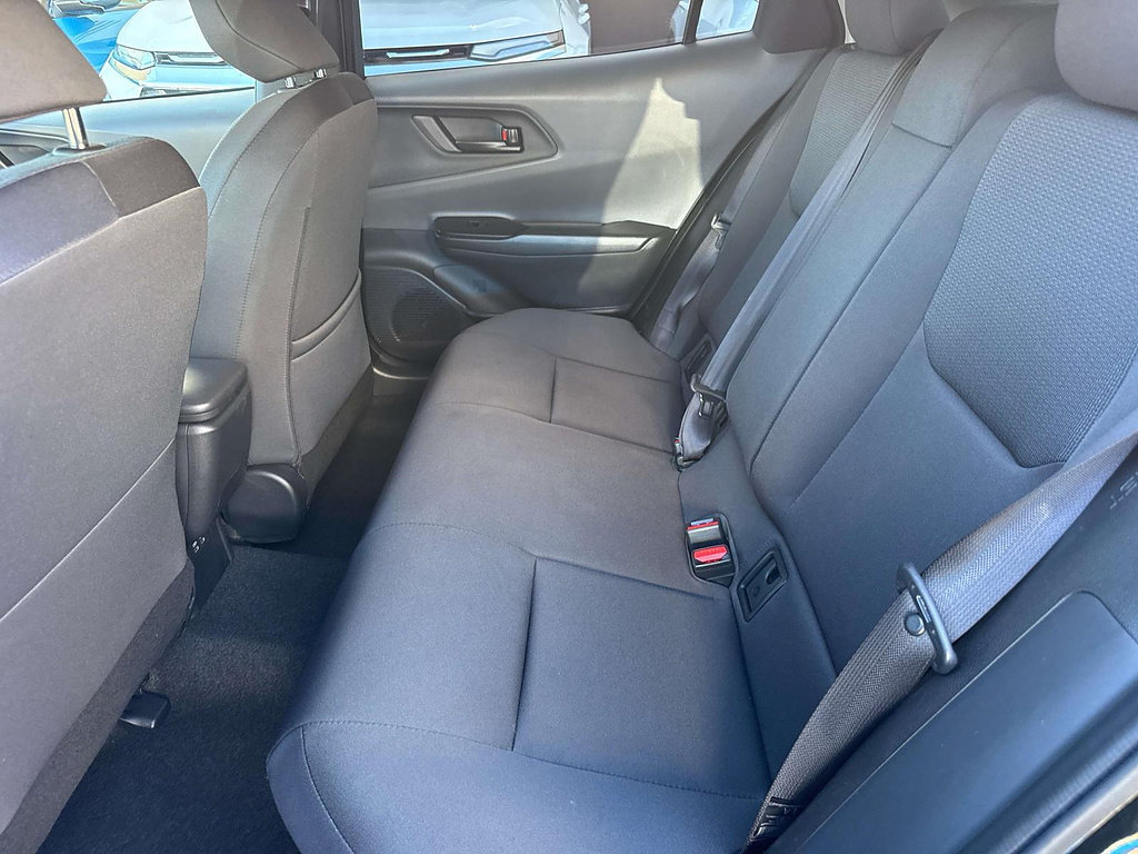 Used 2025 Toyota Prius LE FWD image 10
