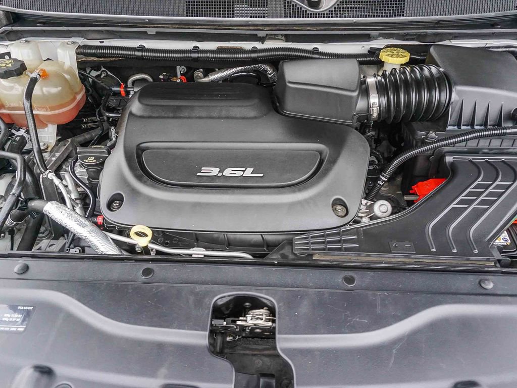 Used 2018 Chrysler Pacifica Limited FWD image 25