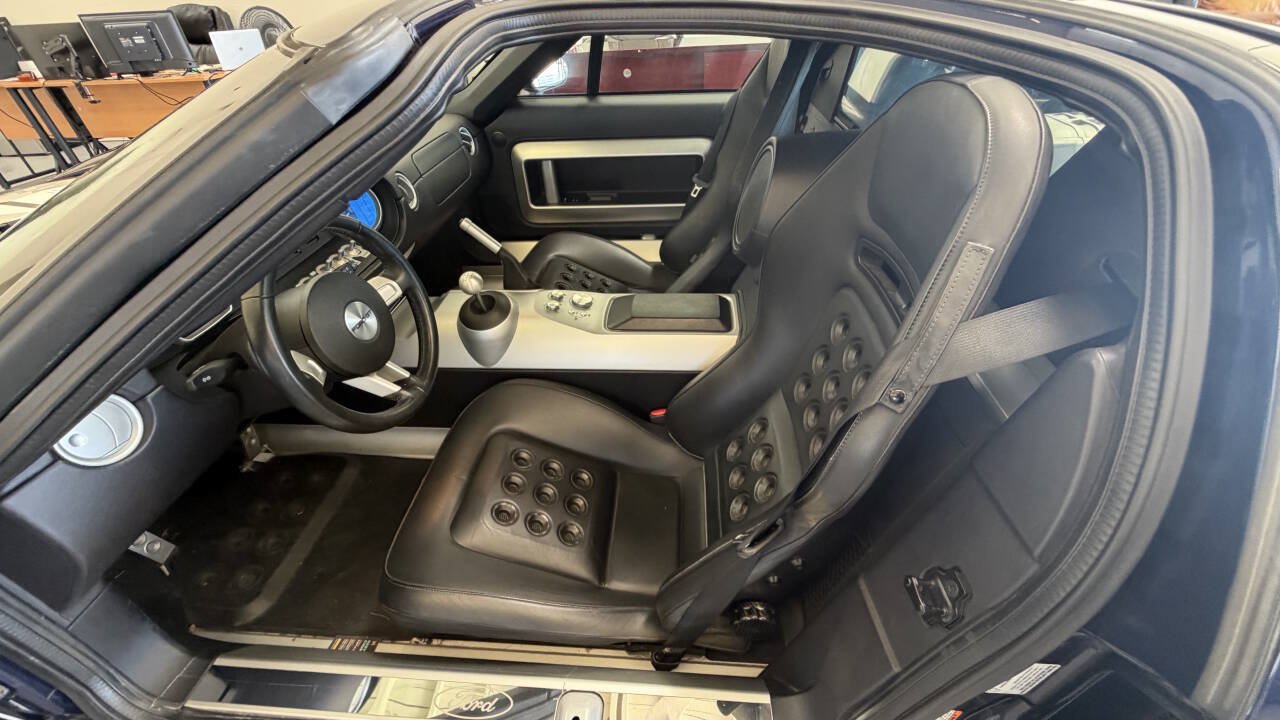 Used 2006 Ford GT RWD image 28