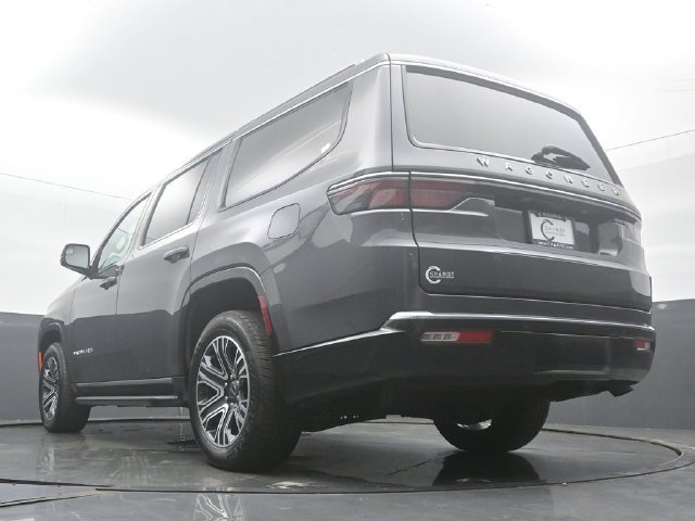 Used 2025 Jeep Wagoneer 4WD image 48