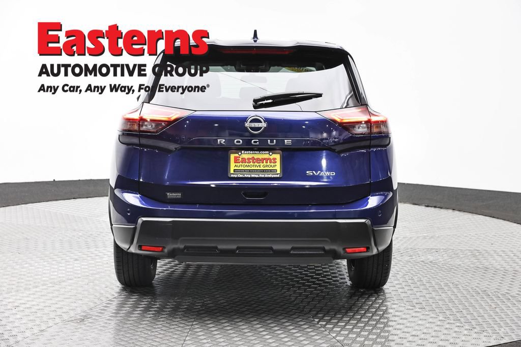 Used 2024 Nissan Rogue SV AWD/4WD image 6