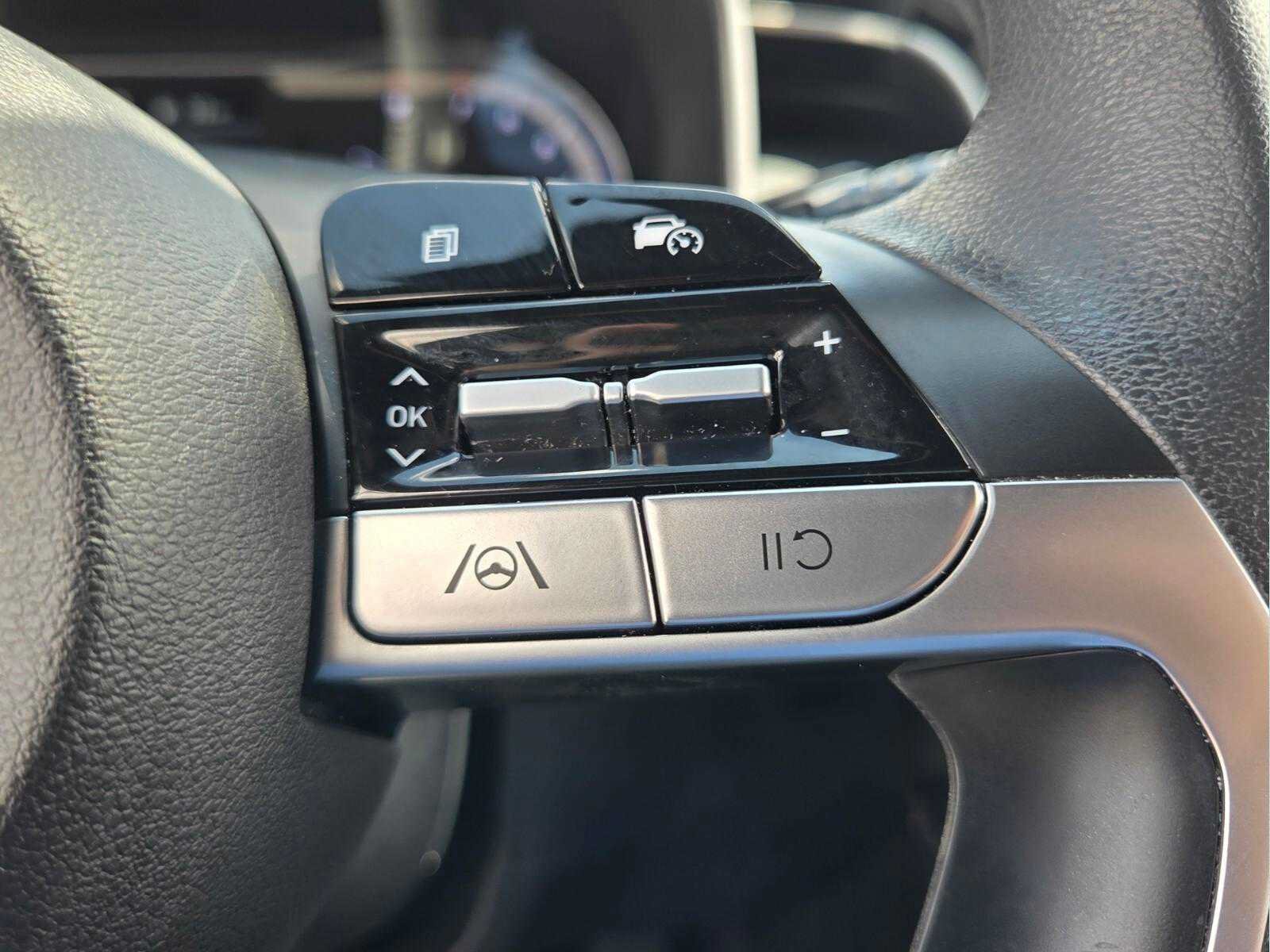 Used 2022 Hyundai Santa Cruz SEL FWD image 28