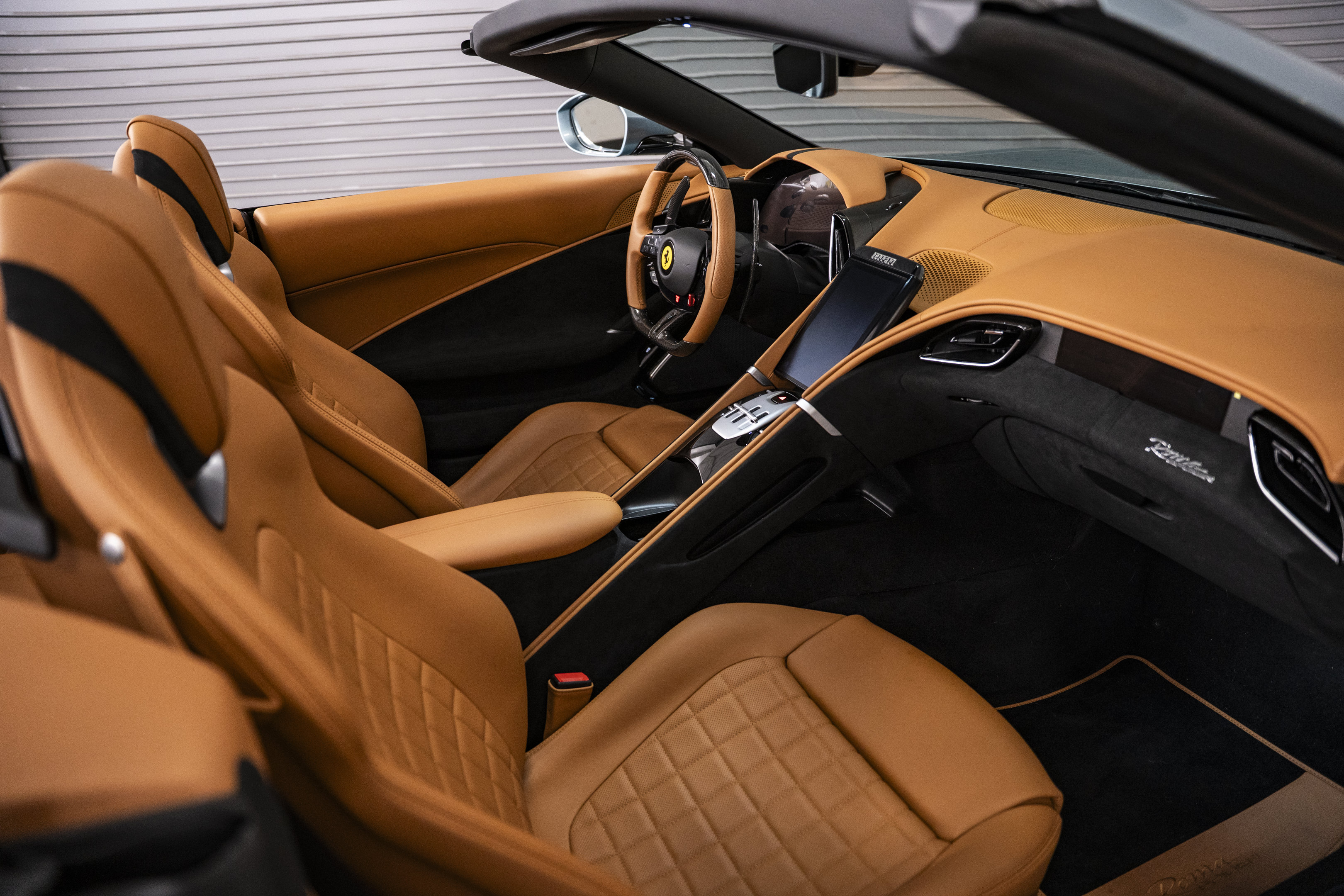 Used 2025 Ferrari Roma Spider RWD image 32