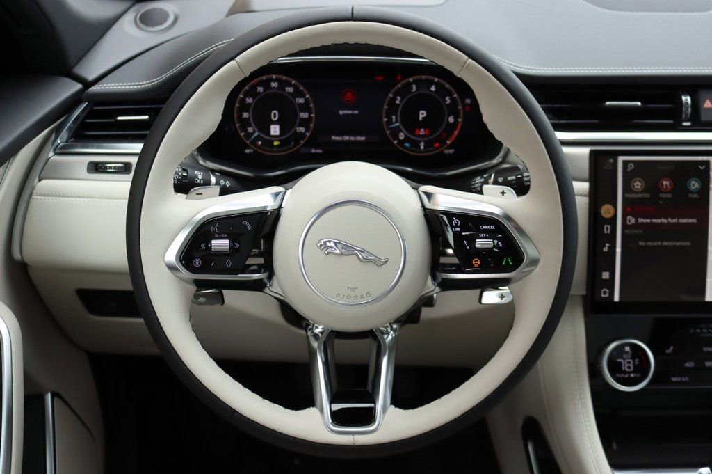 Used 2026 Jaguar F-PACE R-Dynamic S image 17