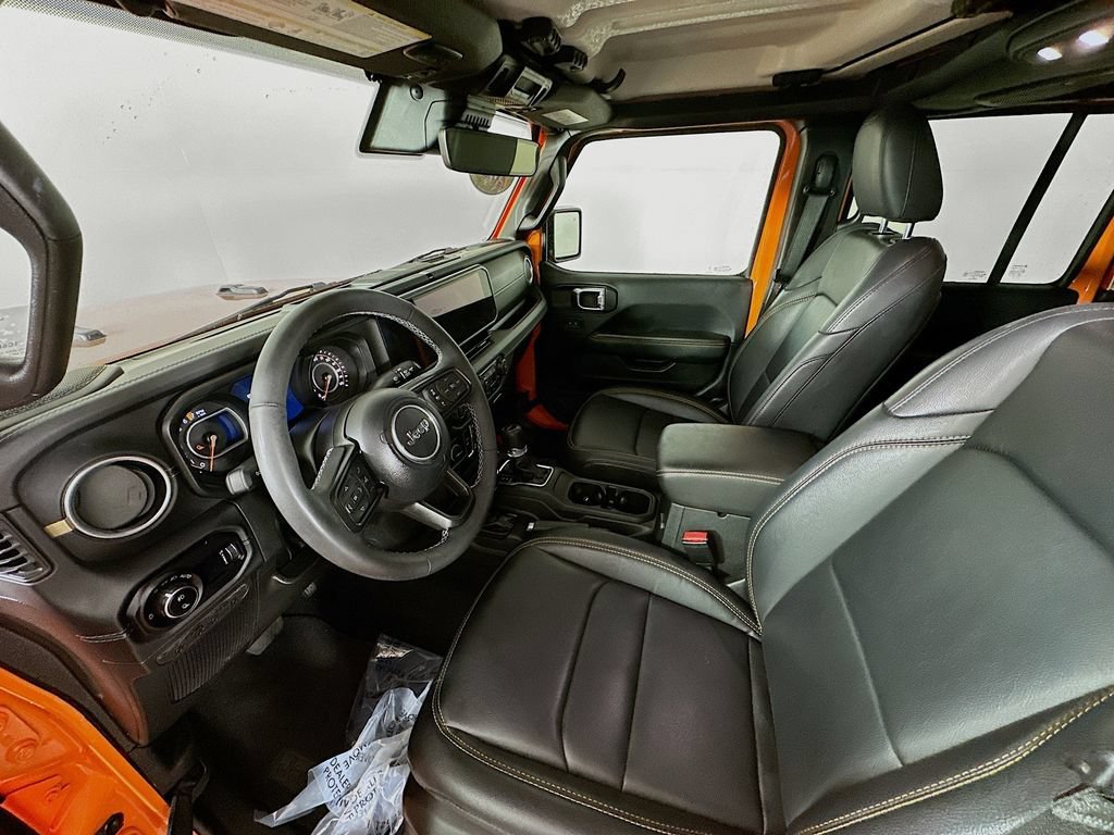 Certified 2025 Jeep Gladiator Sport AWD/4WD image 32