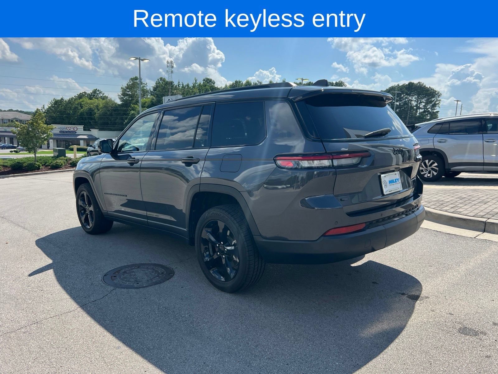 Used 2021 Jeep Grand Cherokee L Laredo RWD image 9
