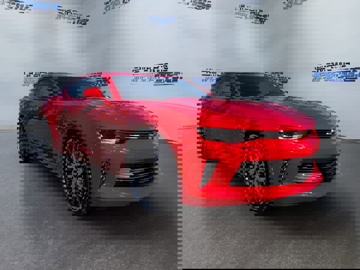 Used 2018 Chevrolet Camaro LT w/ RS Package image 3