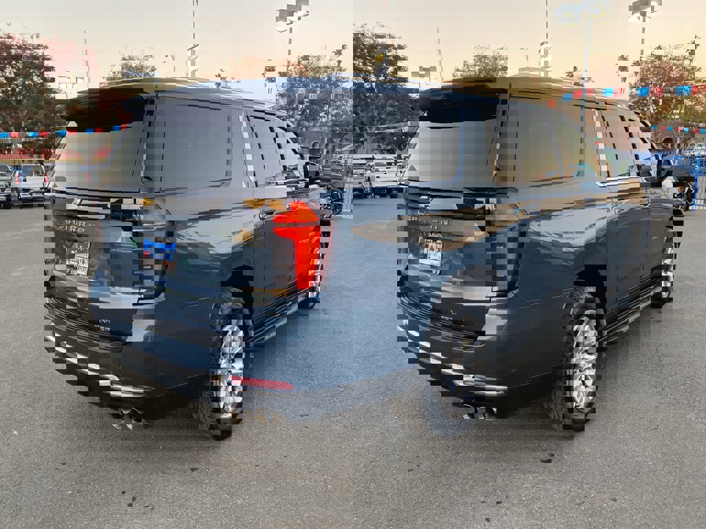 Used 2025 Chevrolet Suburban Premier image 11