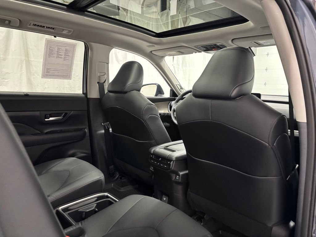 Used 2026 Toyota Grand Highlander AWD image 62