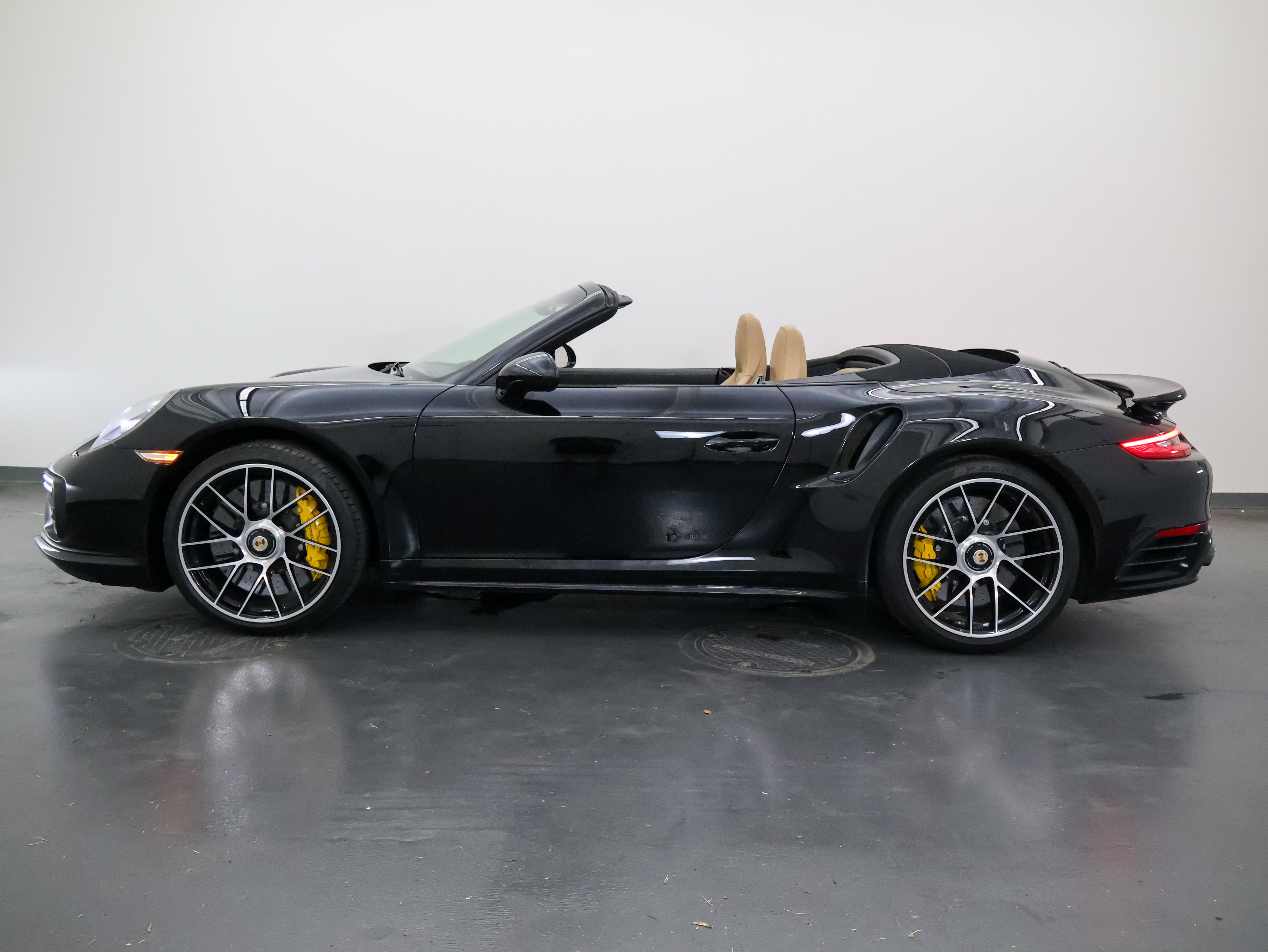 Used 2018 Porsche 911 Turbo S AWD/4WD image 7