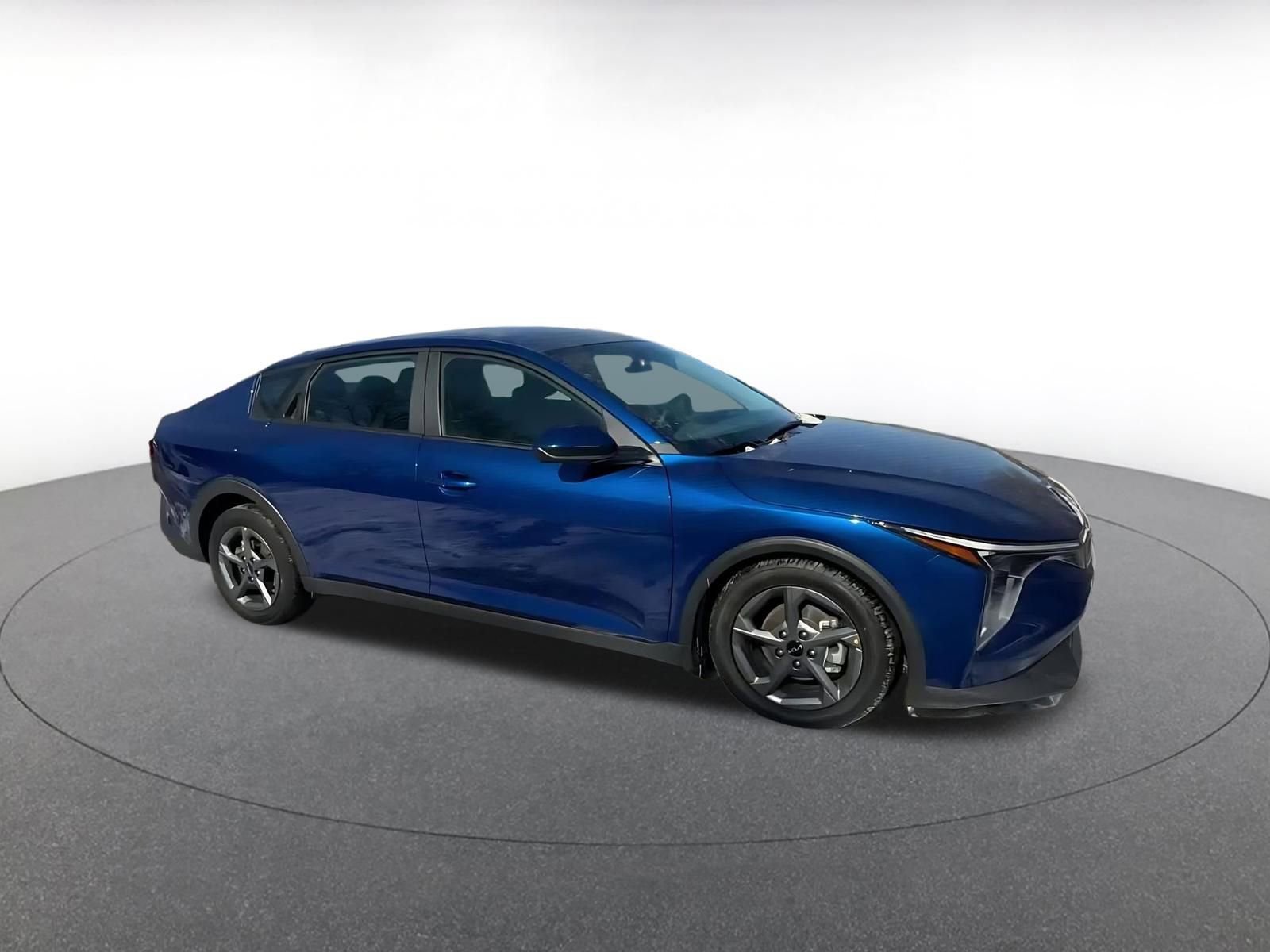 Used 2025 Kia K4 FWD image 2