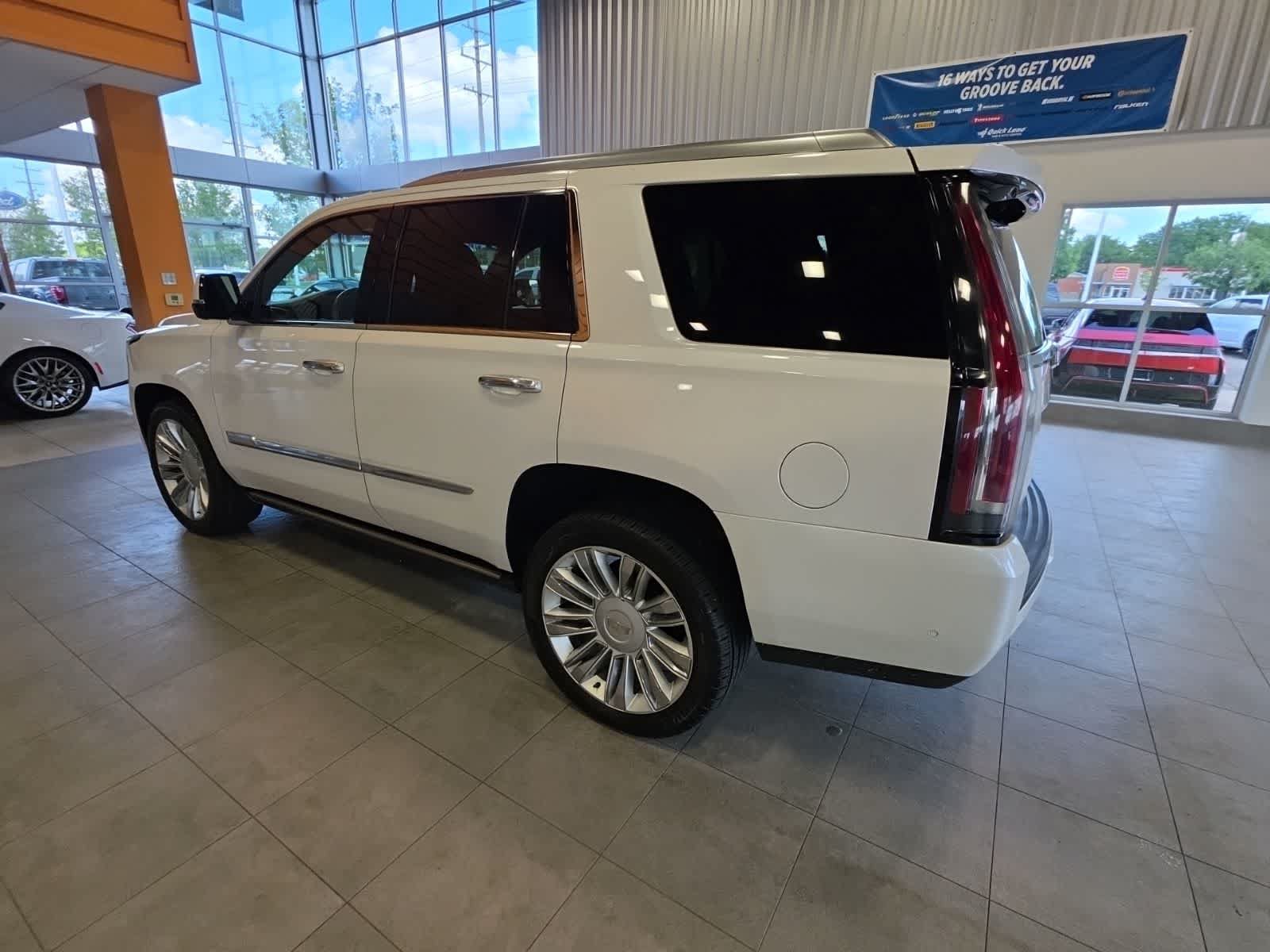 Used 2017 Cadillac Escalade Platinum AWD/4WD image 13