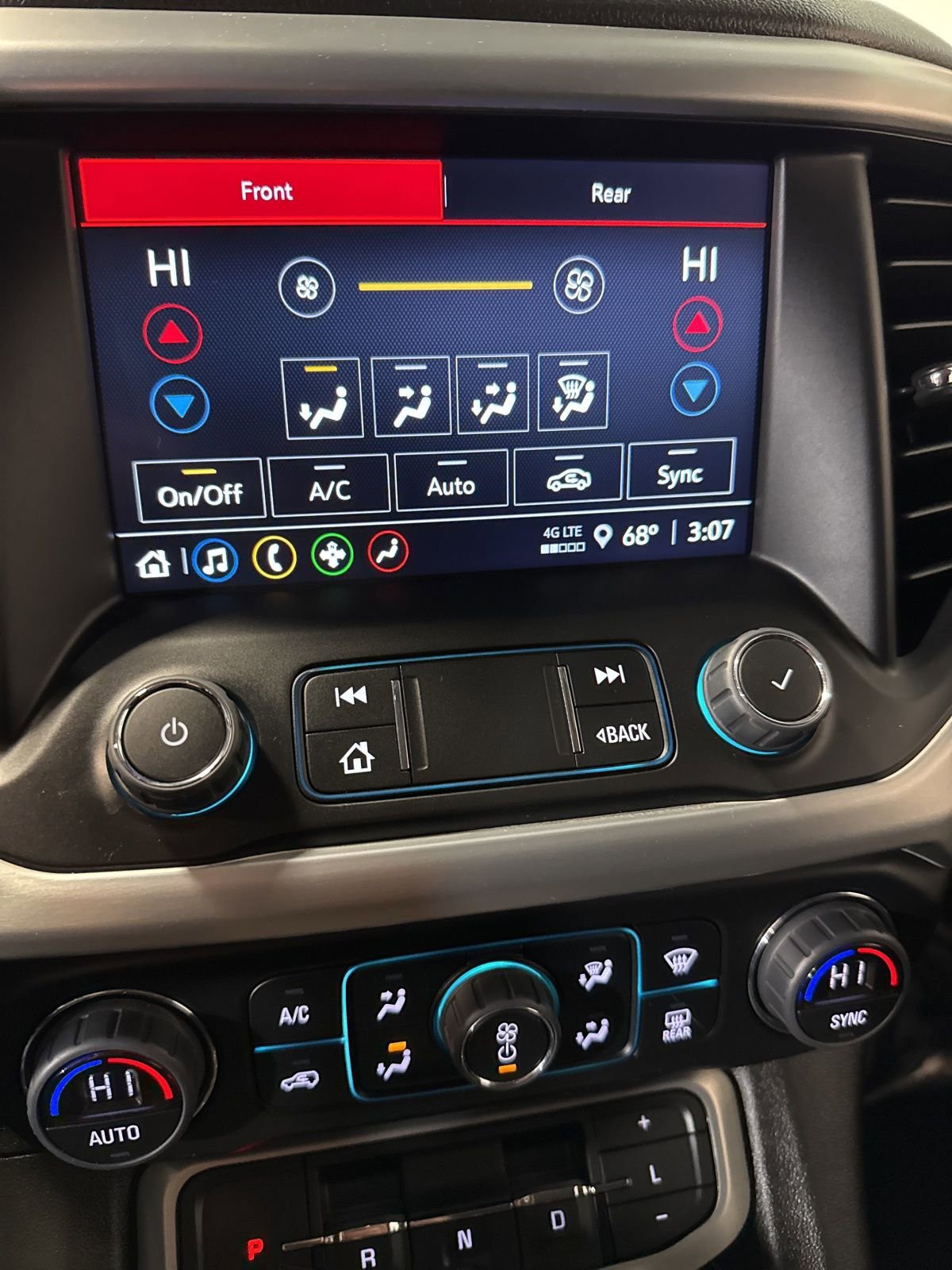 Used 2023 GMC Acadia SLE image 15