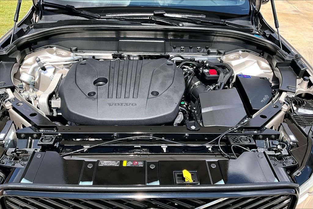 Certified 2026 Volvo XC60 B5 Plus AWD/4WD image 13